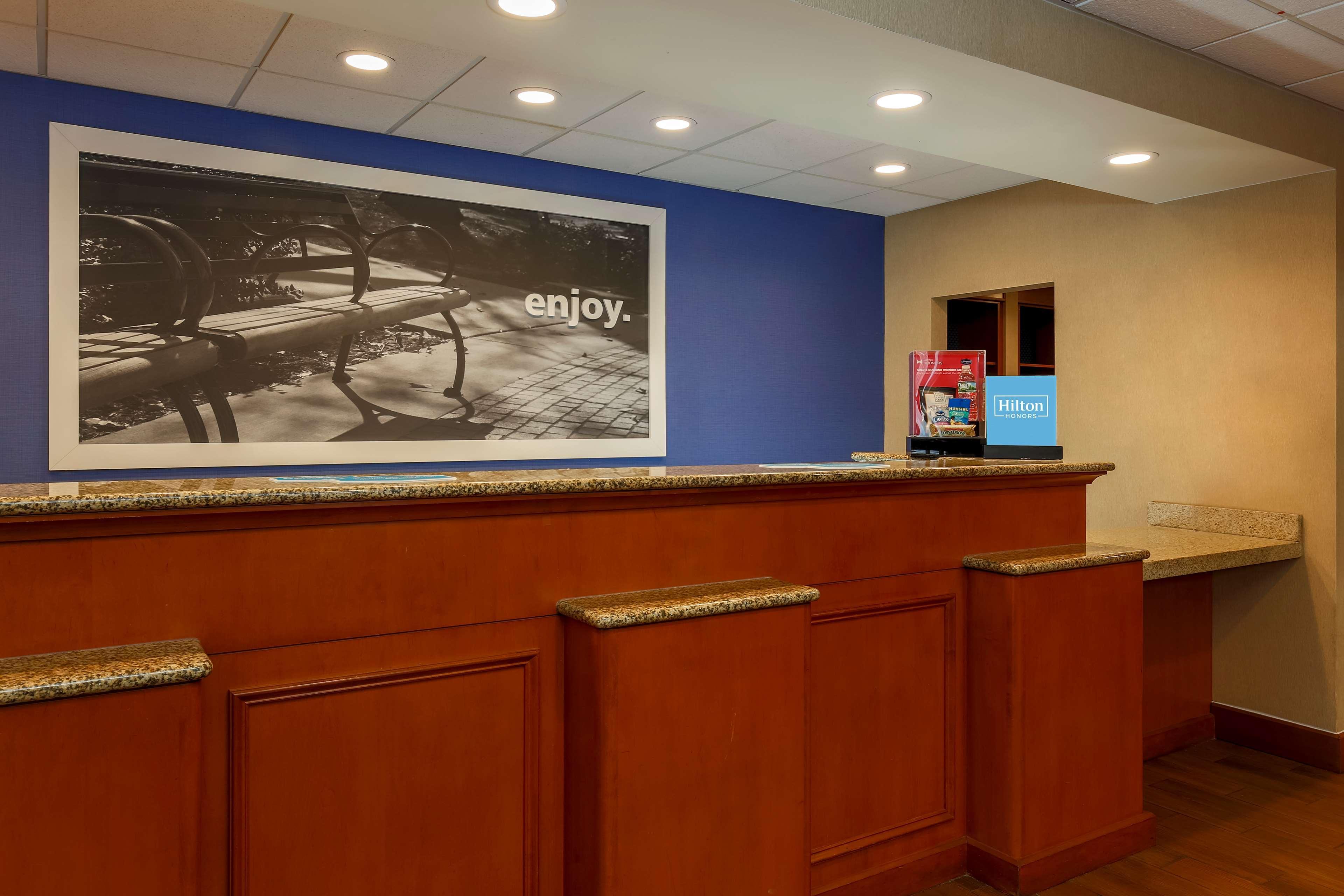 Hampton Inn & Suites West Haven Exterior foto